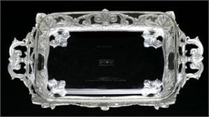 Arthur Court - Fleur De Lis 3 quart Casserole with Pyrex